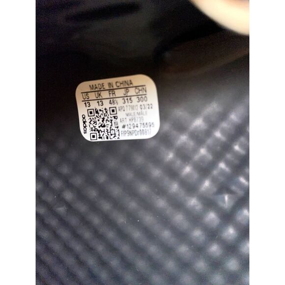 Adidas Yeezy Foam RNR Onyx - Picture 7 of 12